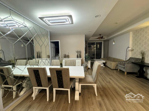 bán gấp căn hộ cc viva riverside, 3,3 tỷ, 68m2, 2pn, 2wc, q6, hcm