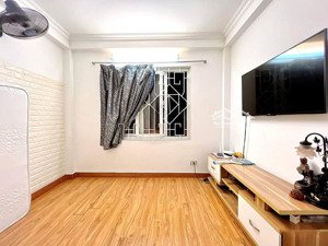chính chủ cho thuê nguyên căn mới 4tx18m full nội thất, giá 8tr tại hoàng hoa thám.