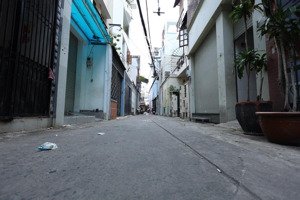 gần mặt tiền đường bùi thị xuân, tân bình .31m2 , 2 tầng, 1.8 tỉ