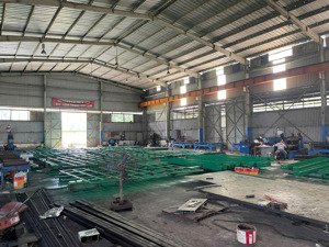 bán nhà xưởng mới đẹp trong kcn bến lức,long an , khuôn viên : 4.800m2 , xưởng : 2.300m2