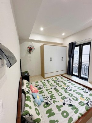 ngõ 158 yên hòa căn mới tinh, siêu rộng, ban công thoáng, máy giặt riêng