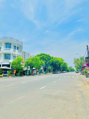 siêu rẻ lô góc 2 mặt tiền sơn trà đà nẵng thích hợp kd đường 10m5 trần nhân tông 100m2 chỉ 7 tỷ x