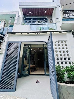 bán gấp nhà đẹp hẻm 5m 137/ lê văn sỹ, p13, phú nhuận, 49m2, 4tỷ150,sổ hồng riêng, sẵn hđ thuê 18tr