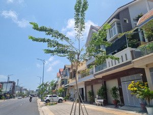 bán nhà mặt tiền lê quang định- p.thắng nhất- tpvt- gần chợ- s=105m2=7x15m= c4- giá 10,5 tỷ