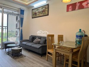 gia đình cho thuê ch 155 nguyễn chí thanh 61m2, 2pn, 1wc, full nt, có bancon. giá : 11 tr còn tl