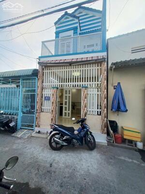 Nhà lầu 3 phòng ngủ, cách Chợ Bình Thủy 300m