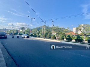 bán nhà nha trang 2 tầng 118m2, mặt đường 2/4 vĩnh hải giá 10 tỷ