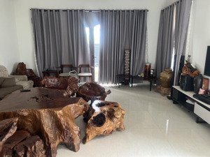 cho thuê biệt thự rộng đẹp, phù hợp làm trung tâm tiếng anh, trường mầm non.