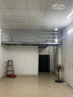 cho thuê nhà mặt đường ql 21a ngay trung tâm huyện bình lục, cách chợ huyện vài bước chân, giá tốt