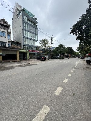 bán 65m thị trấn đông anh mặt đường uy nỗ . cạnh bệnh viện , kinh doanh bất chấp . giá chỉ 8xtr/1m