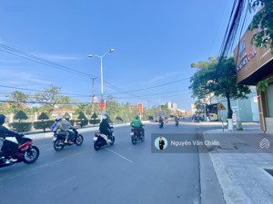 bán nhà 2 tầng 118m2, mặt đường 2/4 vĩnh hải, nha trang giá 10 tỷ