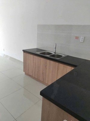 bán nhanh sggw 2pn 2wc tầng hướng đẹp giá 2,36 tỷ 0906948116
