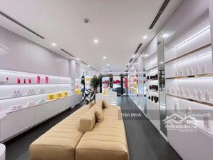 chính chủ cần cho thuê toà nhà siêu vip tại mặt phố tôn đức thắng, 8 tầng thang máy kinh doanh tốt