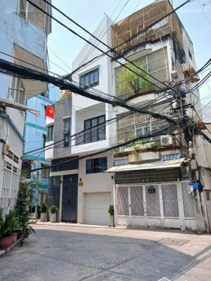 duy nhất 1 căn cực hiếm 3 mặt tiền hxh huỳnh văn bánh, 5,5mx17m, cn: 85m2; 4 tầng, chỉ 15,8 tỷ tl