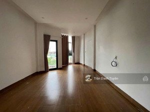bán nhà mặt tiền ngay khu phố hàn, giảm ngay 500tr, đang cho thuê ổn định. lh: 0886966669