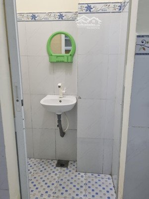 chính chủ cho thuê nguyên căn ngay trung tâm q12