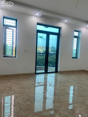 Mời thuê toà 5 tầng cạnh KCN Khai Quang
