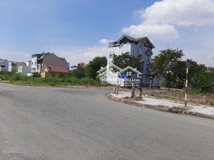 rất cần tiền bán gấp lô đất chính chủ trương gia mô - 10*20m - gần sông - giá 19 tỷ (190tr/m2)