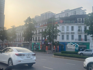 em cần cho thuê shophouse embassy garden 120m x 5 tầng giá 85tr/tháng.0979343959