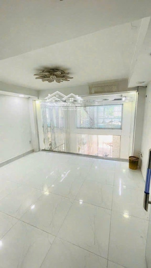 nhà nguyên căn đường lê văn sỹ, quận 3, trệt 1 lửng 2 lầu, dt 4,5x22m