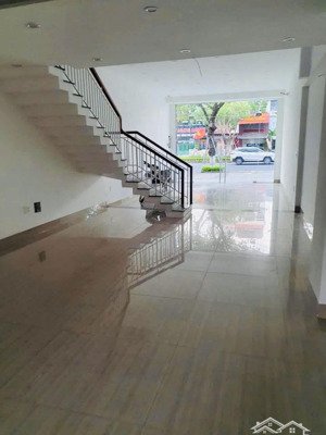 cho thuê nhà 3 tầng đường nguyễn phước lan, hòa xuân, cẩm lệ diện tích đất 100m² (ngang 5m)