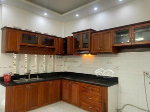 cho thuê nhà mặt phố, 2 lầu sân thượng 4pn. 5wc, 20 triệu, 75m2, giá ưu đãi