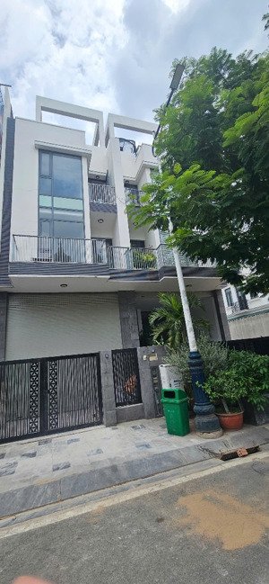 deal hot - nhà phố sài gòn mystery cho thuê giá tốt