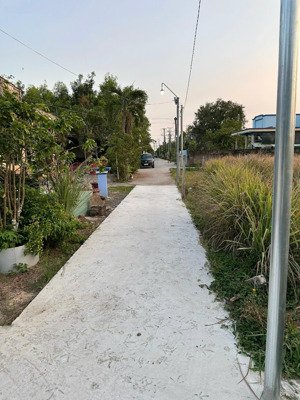 bán nhà cấp 4, 50m2 trên mảnh đất 343 m2 - chính chủ