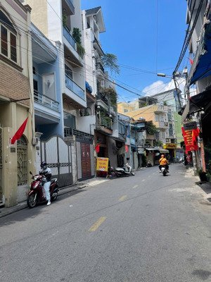 (hot) mtkd đất thánh, dt: 4.5 x 27m, trệt 2 lầu, nhà mới đẹp kiên cố chỉ 16 tỷ
