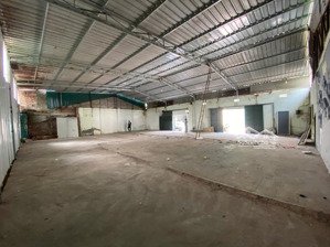 cho thuê kho xưởng phúc diễn - bắc từ liêm. dt 320m, vuông mặt tiền 20m, xe công. giá 23 triệu