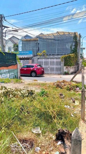 đất lô góc nở hậu 8,7m. tương bình hiệp nhựa 5m thông gần chợ mới tbh thủ dầu một