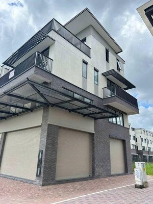 cần bán lô đất nền shophouse xây sẵn -pháp lý rõ ràng