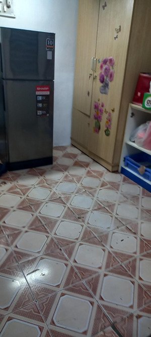 cho thuê nhà số 52 ngõ 19 đông tác 14m2 có gác xép vệ sinh khép kín 2,3tr/tháng