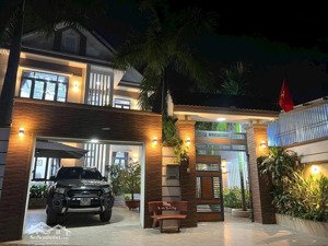 bán nhà biệt thự vườn dt 370m2 trung tâm xã thạnh phú , vĩnh cửu giá 7.5 tỷ