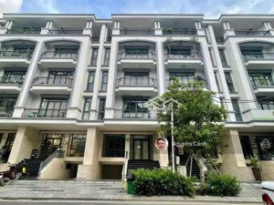 cho thuê văn phòng cao tầng nhất vạn phúc city, dt 7 x 20m, hầm + 5 tầng,đường 37 tại vạn phúc city