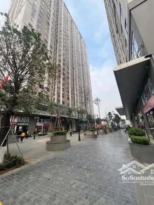 cần bán chân đế kiot kinh doanh ở chung cư iec tứ hiệp. 80m2 có gác xép. giá hơn 7 tỷ