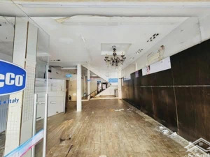 cho thuê mặt bằng 3 tầng vị trí đẹp trên tuyến đường nguyễn văn thoại