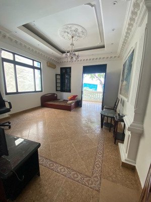 cần cho thuê nhà riêng nguyên căn 4 tầng, ngay mặt hồ ba mẫu, diện tích 85m2,mặt tiền 5m,vào ở ngay