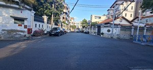 biệt thự hoa hồng đỏ, mặt phố khu k3oo - trung tâm thương mại vincom tân bình8.om x 11.om 5 tầng
