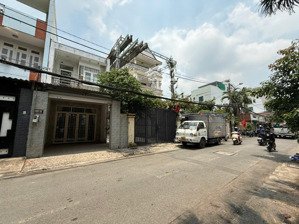 chính chủ cho thuê biệt thự sân vườn - kết cấu: 4 tầng, sân vườn rộng, dt đất: 20x30m, dtsd: 800m2