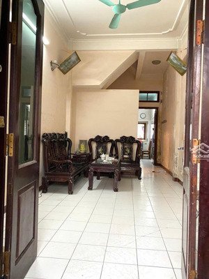 cho thuê nhà 60m2, nguyên căn, nội thất đầy đủ, trước cổng đỗ ôtô