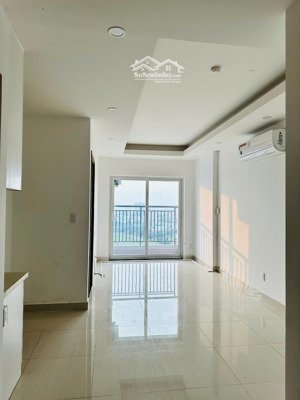 căn 2pn nội thất cơ bản đầy đủ, liền kề metro, view thoáng, có máy lạnh, lavita charm, xem nhà ngay