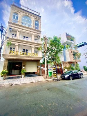bán khách sạn đẹp , mới nhất khu công ích quận 7 tp hcm
