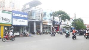 Cho thuê nhà đoạn hàng hải MT: 4,5m DT: 90m2 phố Lạch Tray, vỉa hè rộng rãi.