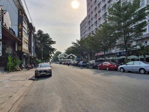 kdc phú hoà 1: 10x20m, 6x20m: trục d1, d5, n11 khách cần dt cũng có