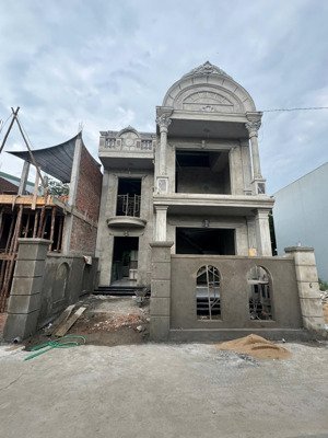 nhà 2 tầng kiến trúc tân cổ điển, khu nhà biệt thự kiệt 82 quảng tế, thuỷ xuân, tp huế