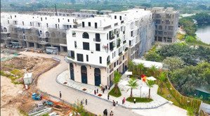 chính chủ bán shophouse 2 mt mặt sông vaquarius đối diện ủy ban văn giang 5 tầng 114,7m2 0966849586