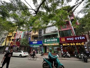 bán nhà mặt phố tại nguyên hồng, mặt tiền 5,8m, giá 28 tỷ, 43m2