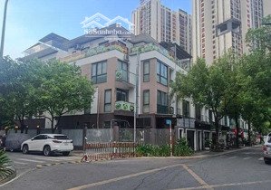 cho thuê góc 2mt hà đô centrosa q10-ngang10m-trống suốt-lh:0909192580 a toan.