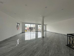 nhà 2 tầng mới xây mặt tiền tôn đức thắng- 120/sàn